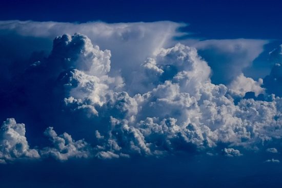 optimisez l'espace de votre salle de bain avec nos conseils pratiques et astuces ingénieuses. apprenez à maximiser chaque mètre carré pour créer un espace fonctionnel et esthétique, adapté à vos besoins.