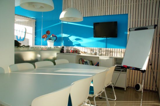 découvrez comment optimiser l'espace de votre bureau pour améliorer la productivité, favoriser la collaboration et créer un environnement de travail agréable. nos conseils pratiques vous aideront à maximiser chaque mètre carré tout en respectant vos besoins et votre budget.