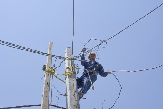 découvrez les services d'un électricien professionnel pour tous vos besoins en électricité. de l'installation à la maintenance, notre expert garantit sécurité et efficacité pour votre habitation ou vos locaux professionnels.