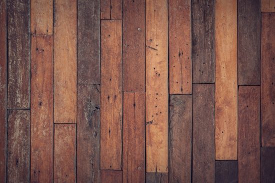 découvrez nos conseils et astuces pour l'entretien optimal de vos sols. prolongez la durée de vie de vos revêtements et maintenez leur éclat grâce à des techniques de nettoyage et de protection adaptées. apprenez à choisir les produits adaptés à chaque type de sol pour un résultat impeccable.