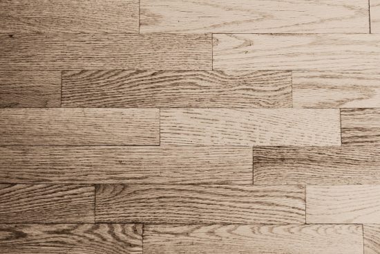 découvrez des conseils d'entretien efficaces pour vos parquets en bois afin de préserver leur beauté et leur durabilité. apprenez les meilleures pratiques pour le nettoyage, la protection et la restauration de vos sols en bois.