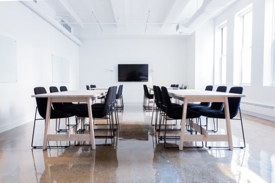 découvrez l'univers créatif d'un designer d'intérieur, alliant esthétisme et fonctionnalité pour transformer vos espaces de vie. inspirez-vous de ses projets innovants et faites de votre intérieur un lieu qui vous ressemble.