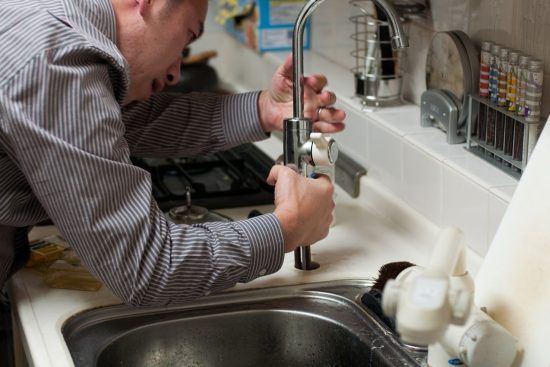 découvrez nos services de plomberie professionnels, spécialisés dans les réparations, l'entretien et l'installation de systèmes de plomberie. notre équipe expérimentée est là pour répondre à tous vos besoins, assurant un service rapide et fiable pour votre confort et votre tranquillité d'esprit.